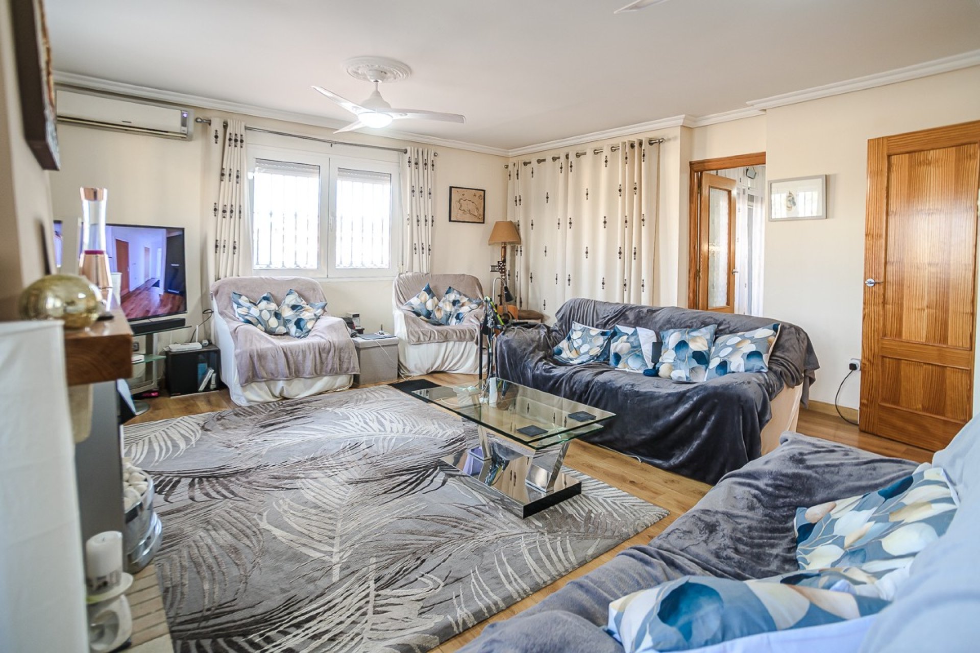 Återförsäljning - Villa -
Torrevieja - LOS BALCONES - LOS ALTOS
