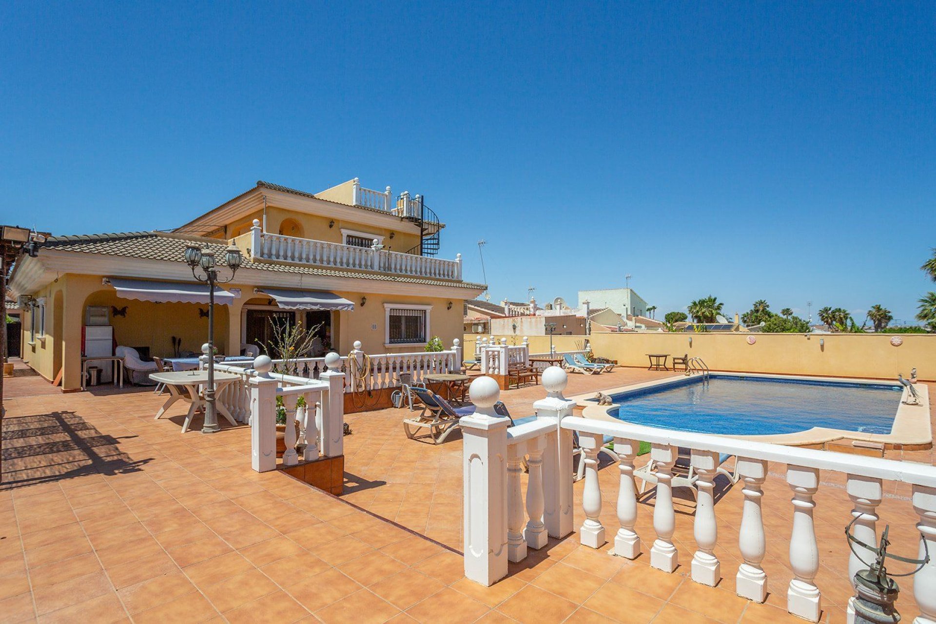 Återförsäljning - Villa -
Torrevieja - Los balcones