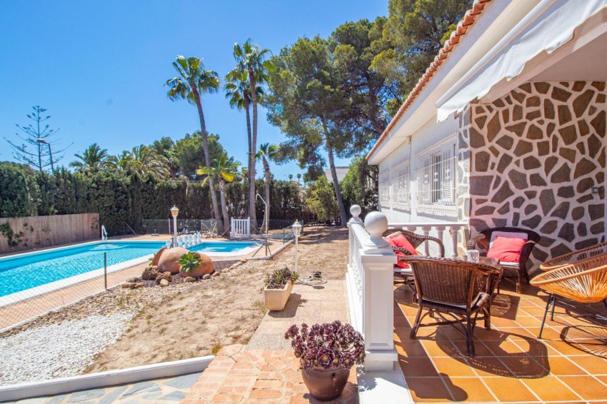 Återförsäljning - Villa -
Torrevieja - Los balcones