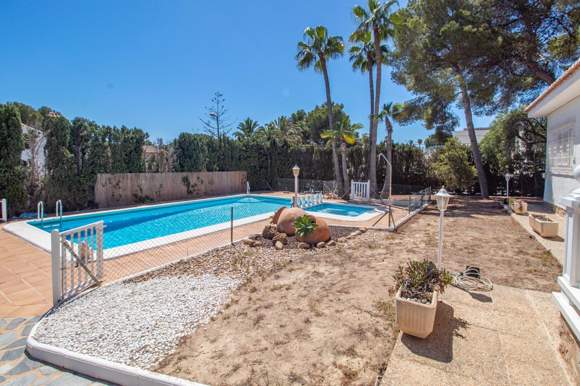 Återförsäljning - Villa -
Torrevieja - Los balcones