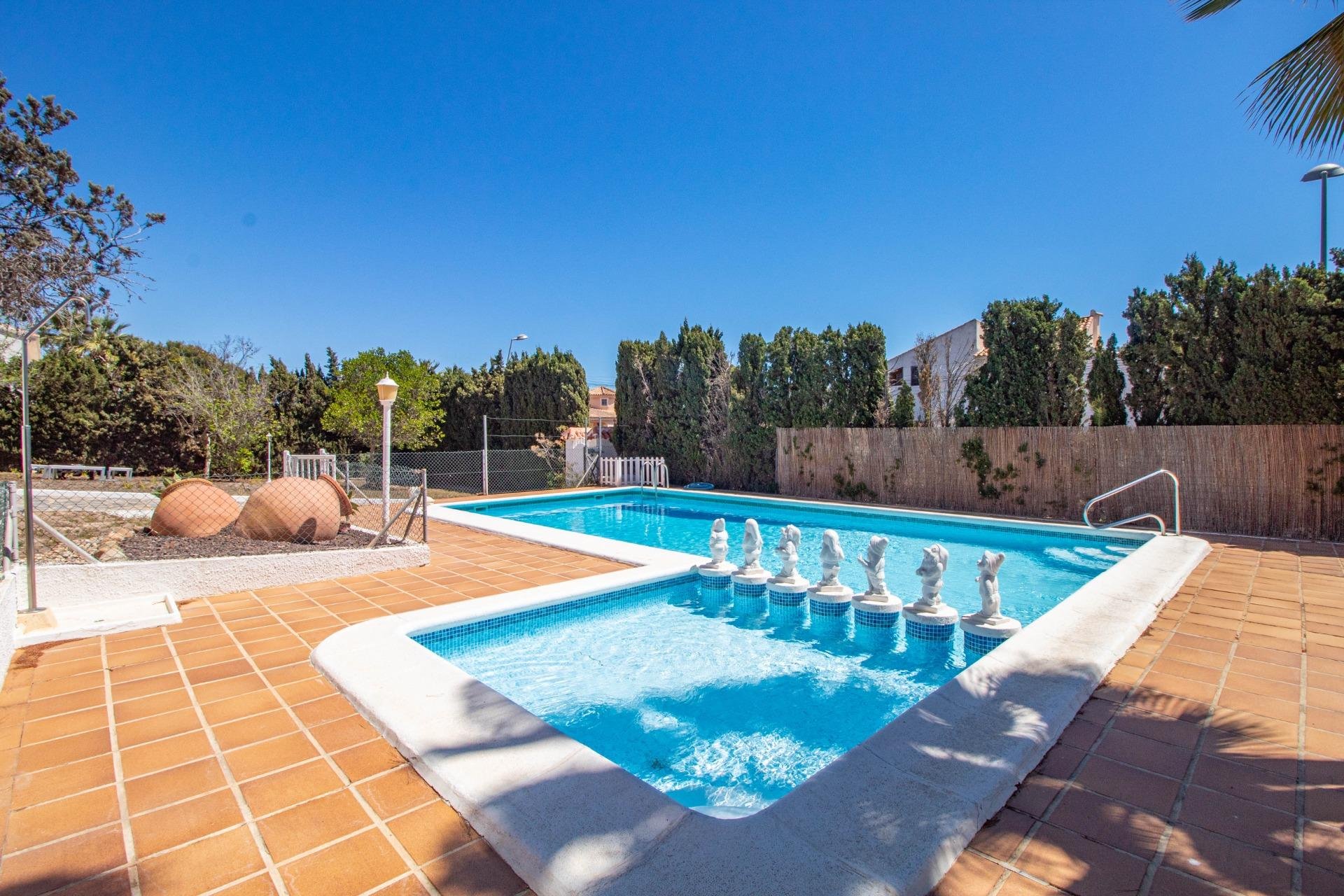 Återförsäljning - Villa -
Torrevieja - Los balcones