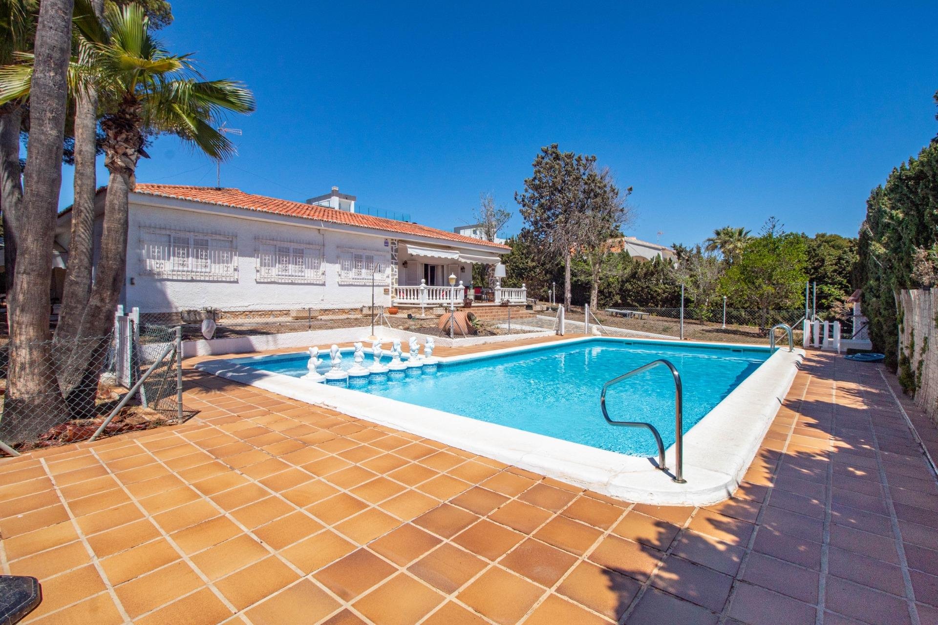 Återförsäljning - Villa -
Torrevieja - Los balcones