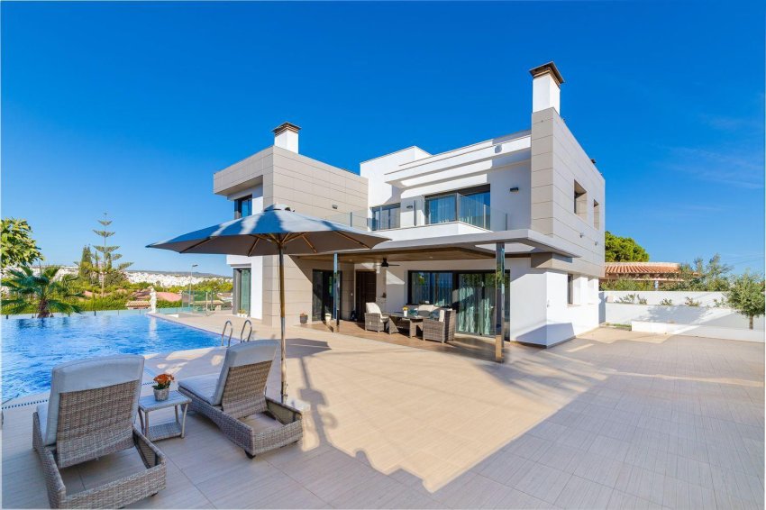 Återförsäljning - Villa -
Torrevieja - Los Balcones