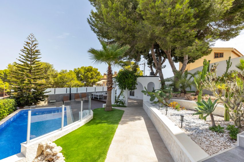 Återförsäljning - Villa -
Torrevieja - Los Balcones