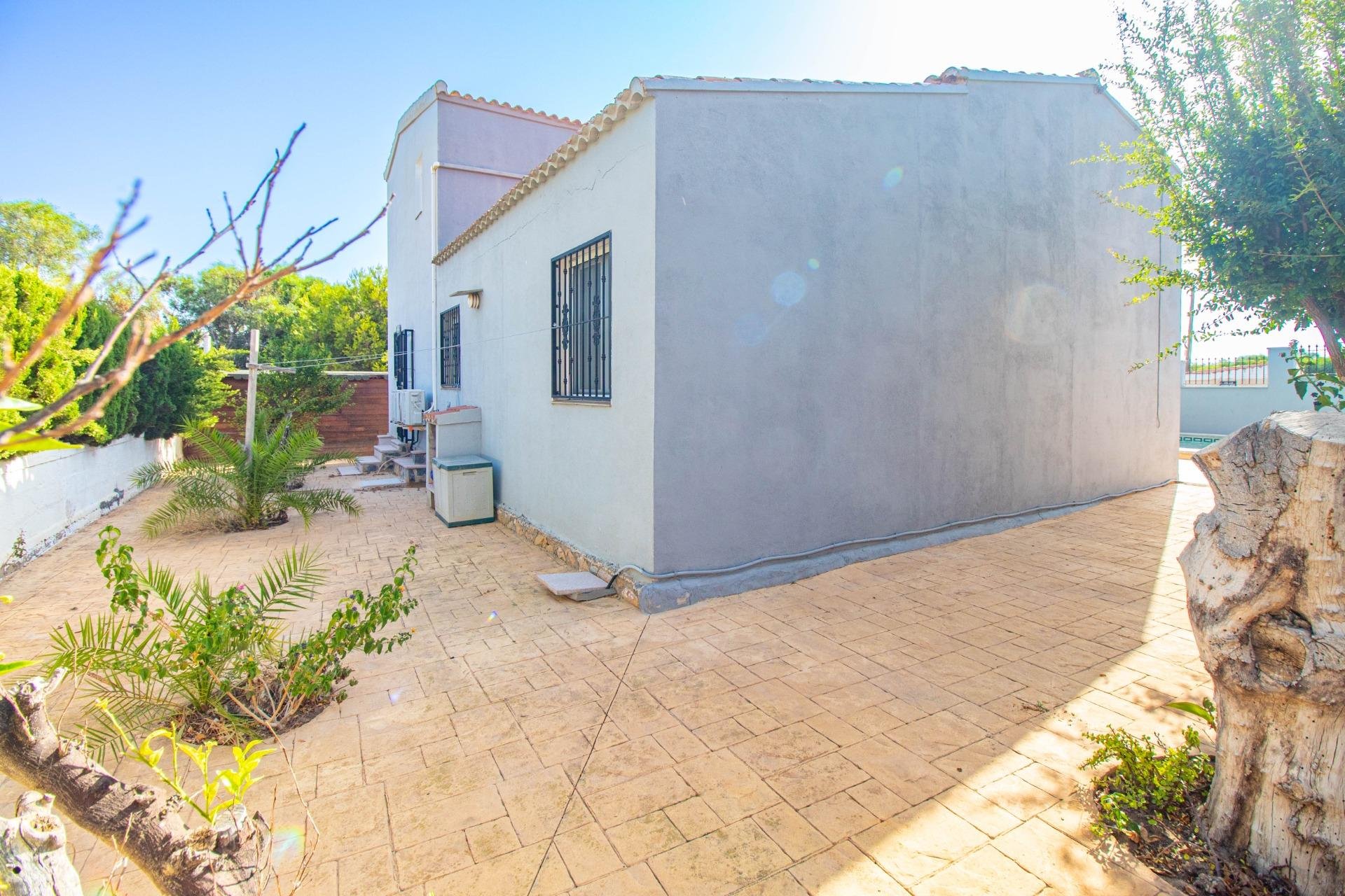 Återförsäljning - Villa -
Torrevieja - Los balcones