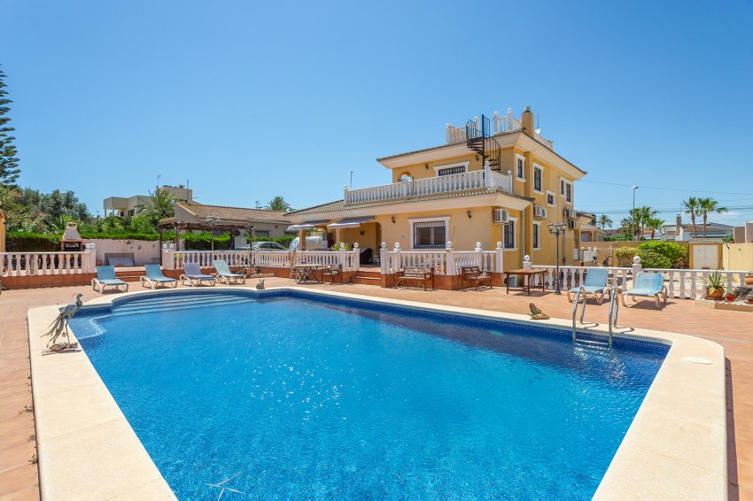 Återförsäljning - Villa -
Torrevieja - Los Balcones