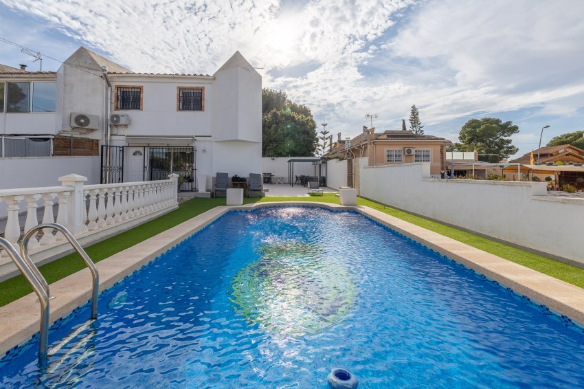 Återförsäljning - Villa -
Torrevieja - Los Balcones