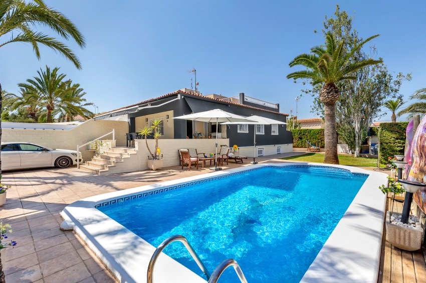 Återförsäljning - Villa -
Torrevieja - Rocio del mar