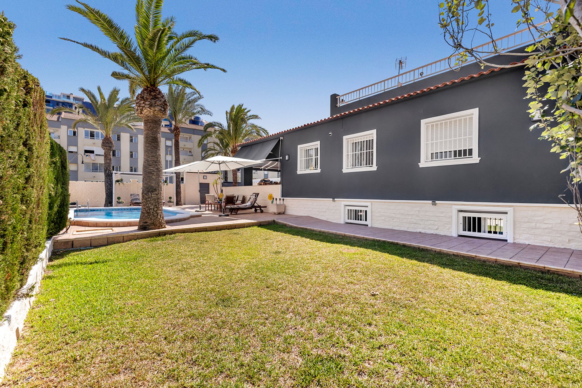 Återförsäljning - Villa -
Torrevieja - Rocio del mar