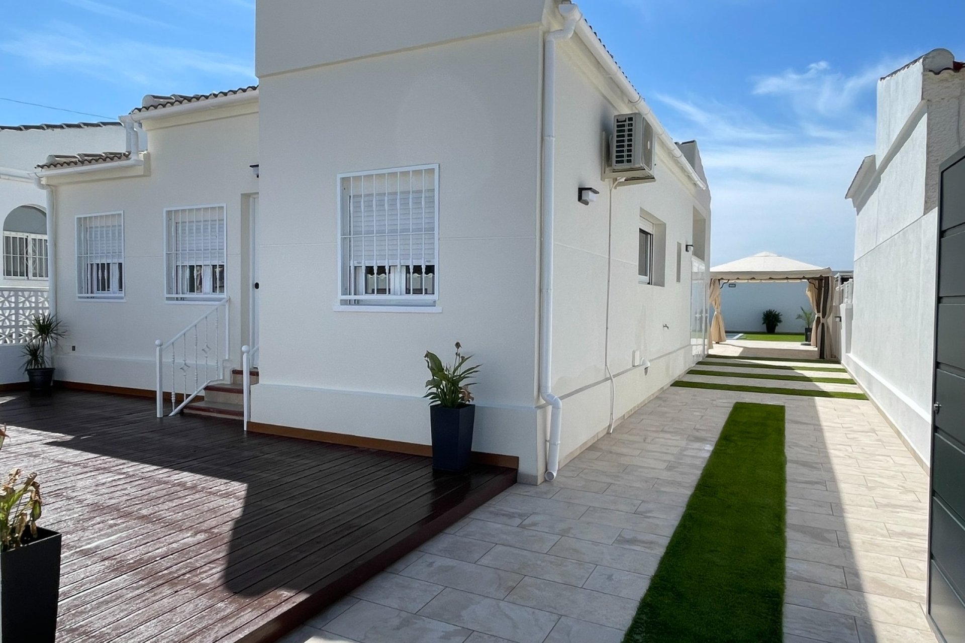 Återförsäljning - Villa -
Torrevieja - San luis