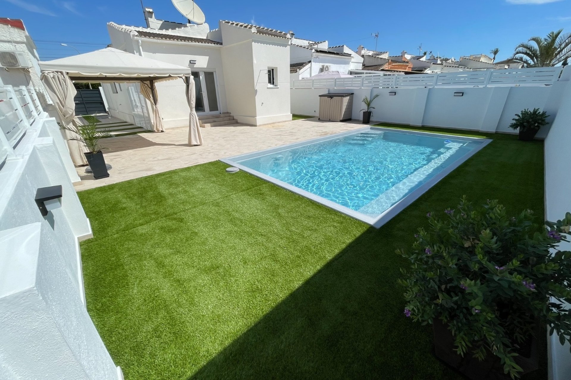 Återförsäljning - Villa -
Torrevieja - San luis