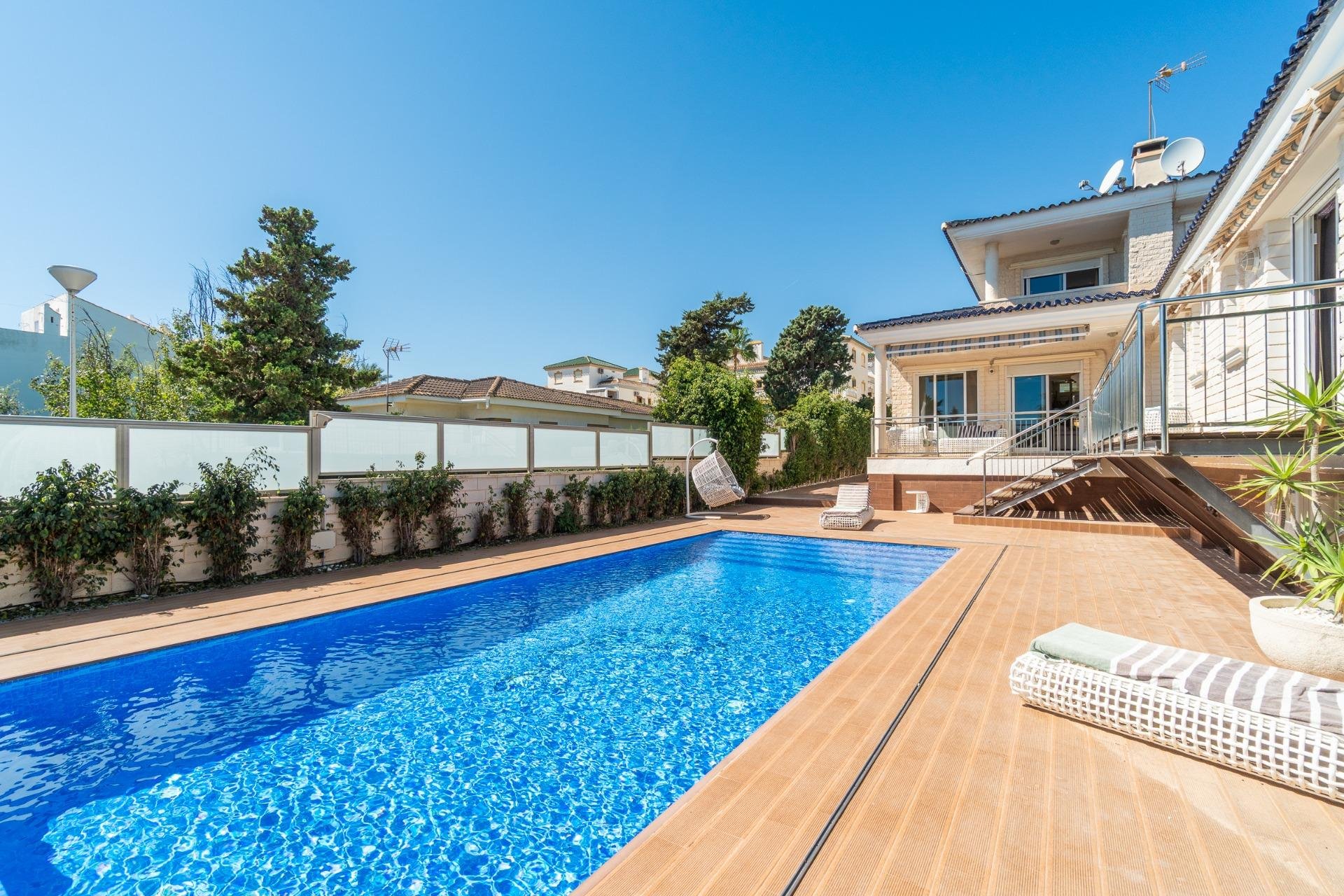 Återförsäljning - Villa -
Torrevieja - Torre la mata