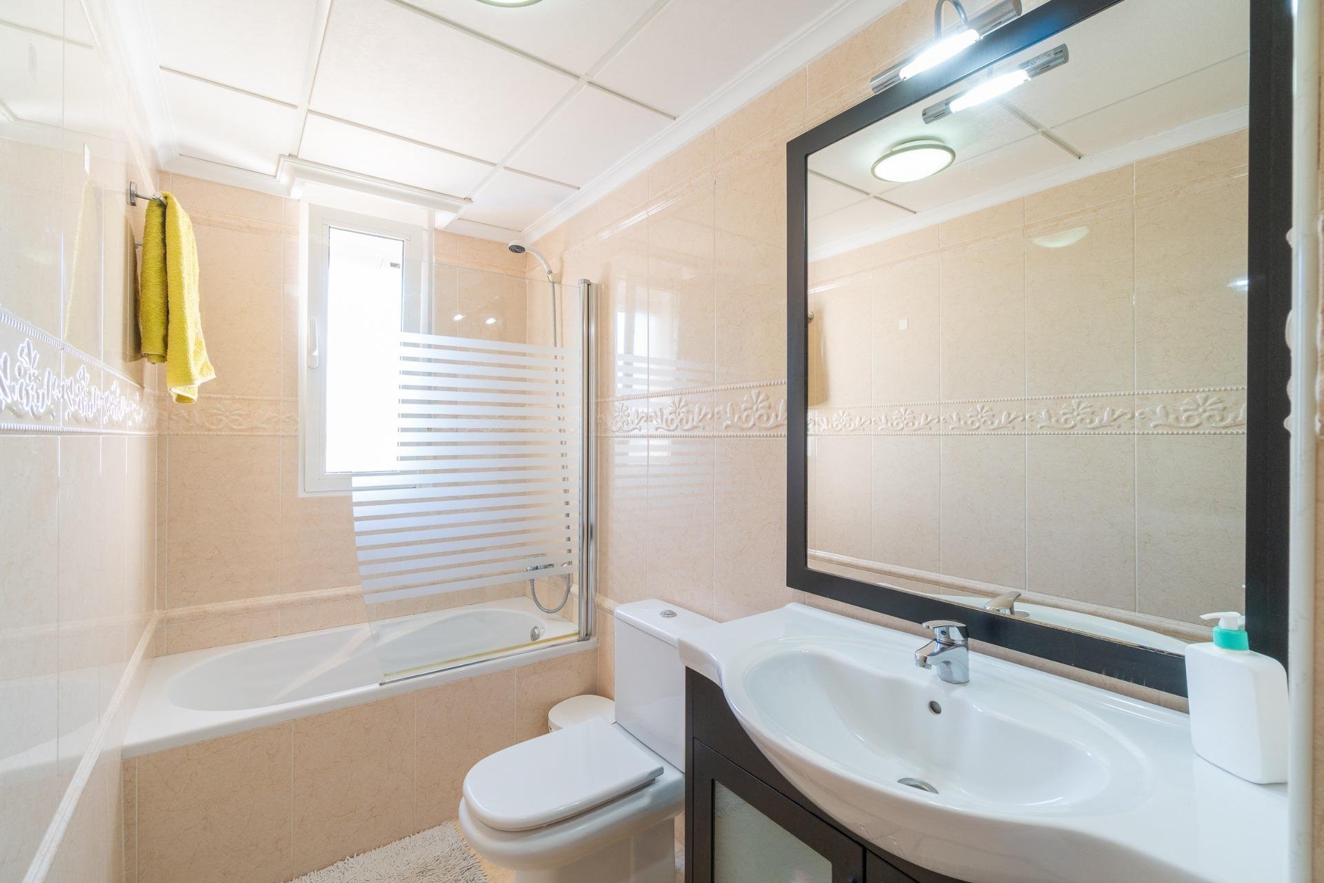 Återförsäljning - Villa -
Torrevieja - Torre la mata