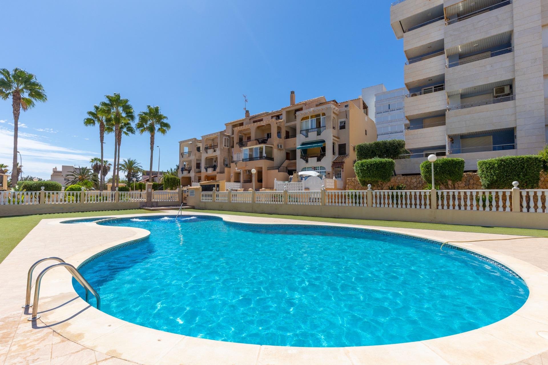 Återförsäljning - Villa -
Torrevieja - Torreblanca
