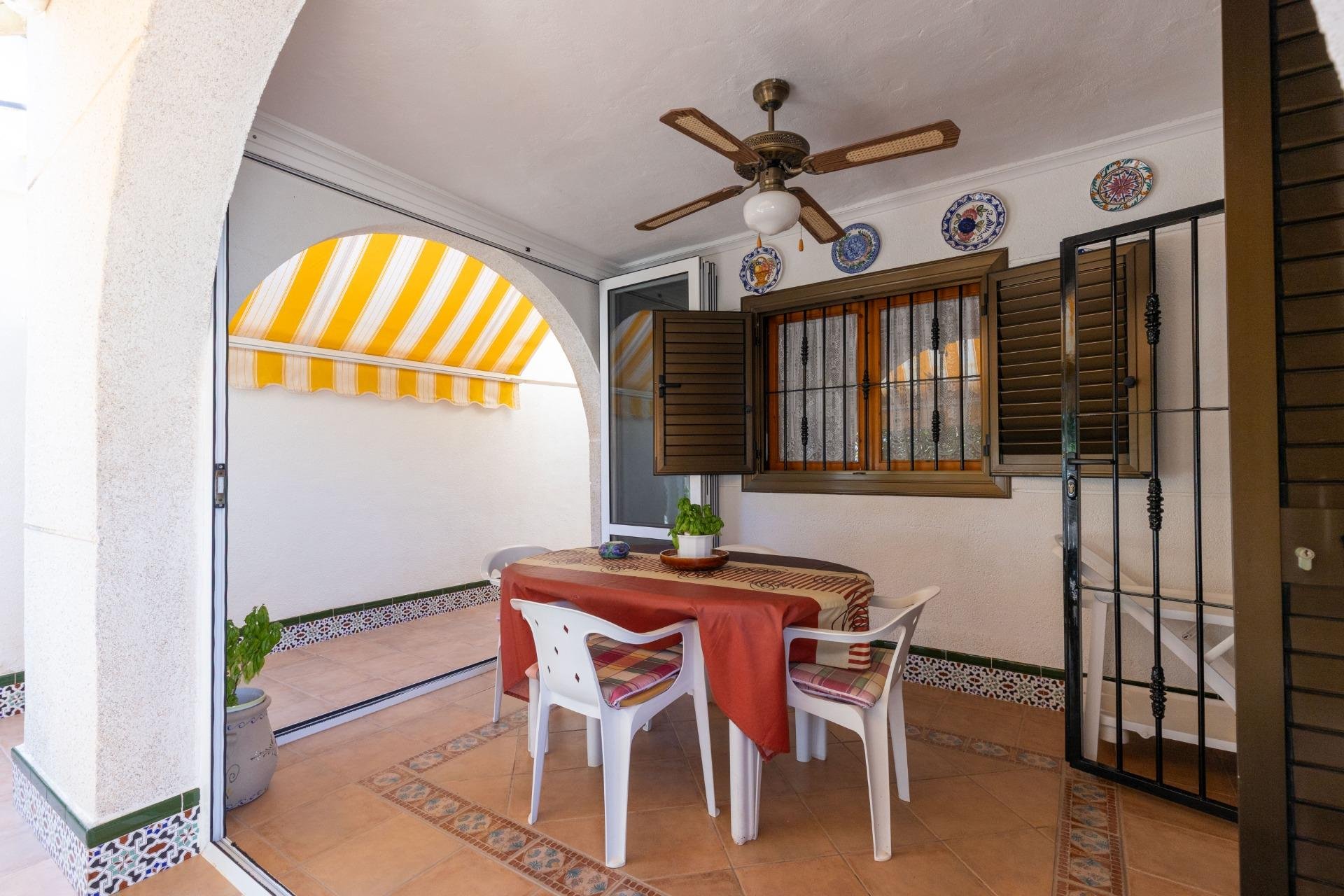 Återförsäljning - Villa -
Torrevieja - Torreblanca