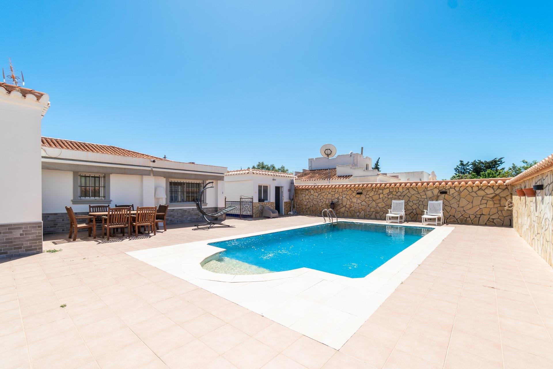 Återförsäljning - Villa -
Torrevieja - Torreta florida