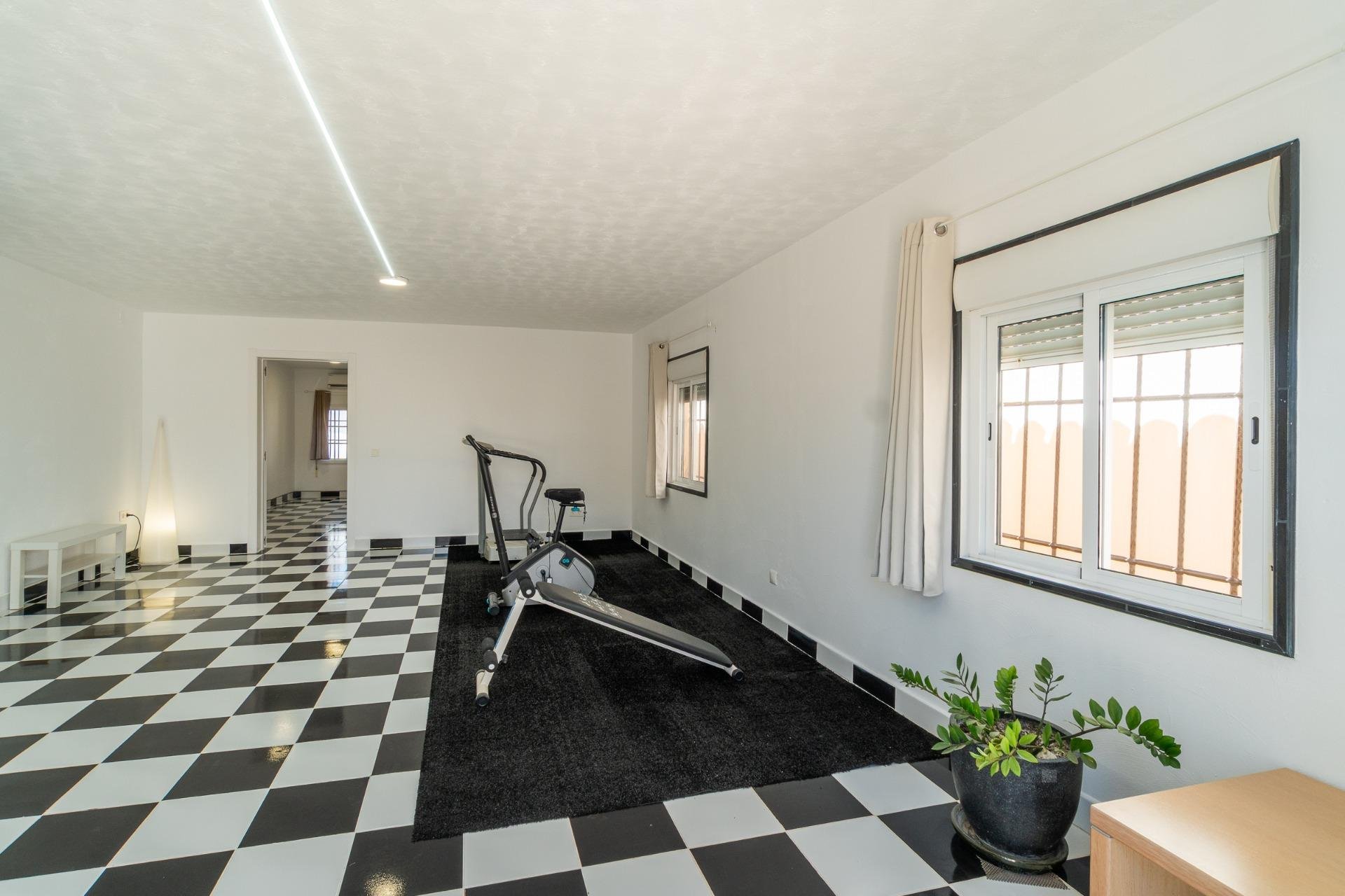 Återförsäljning - Villa -
Torrevieja - Torreta florida