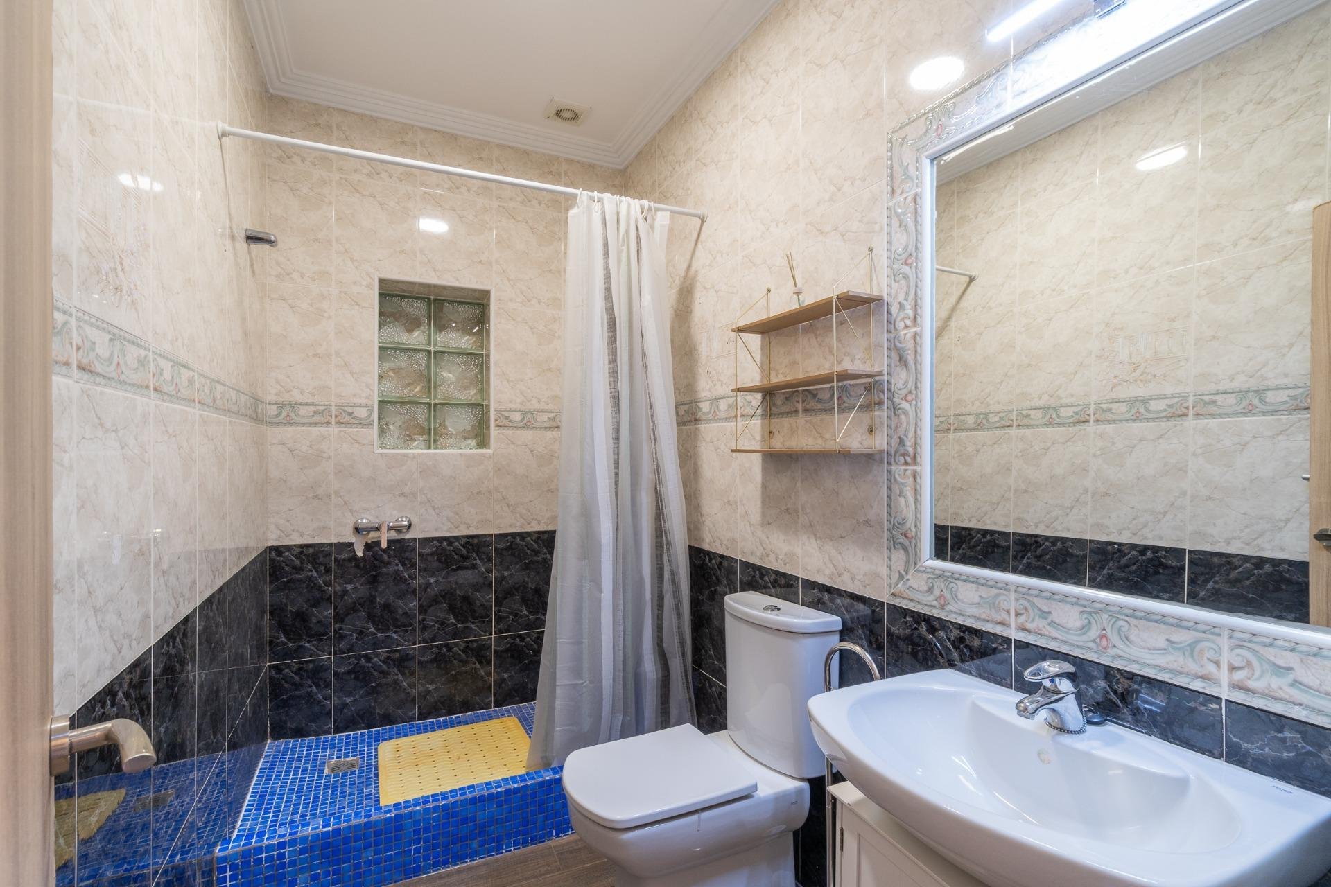 Återförsäljning - Villa -
Torrevieja - Torreta florida