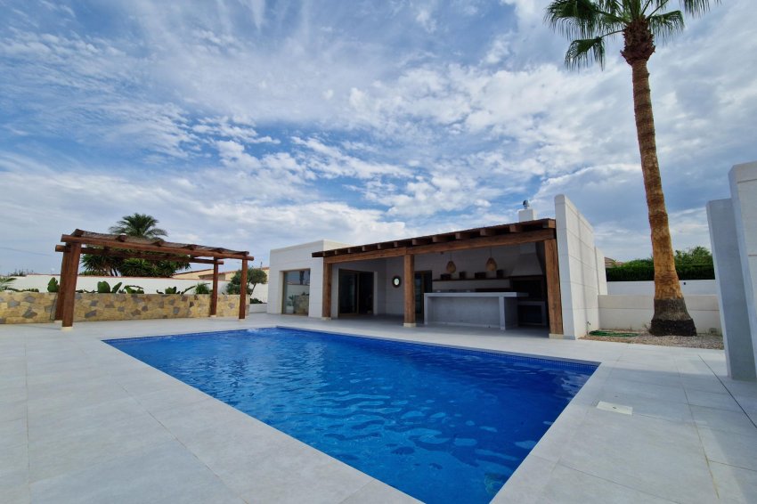 Återförsäljning - Villa -
Torrevieja - Torreta - florida