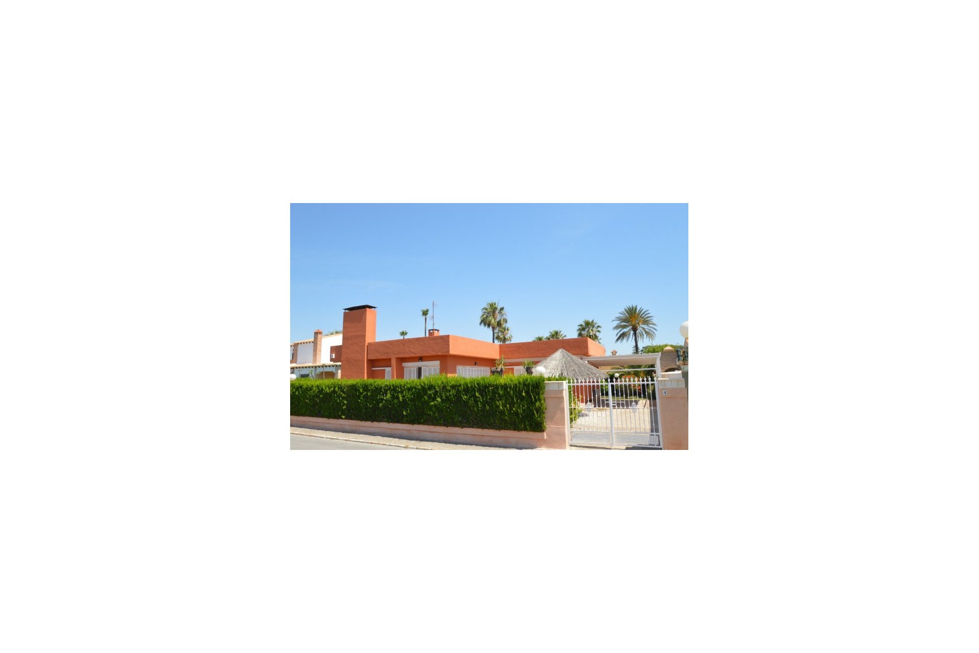 Återförsäljning - Villa -
Torrevieja