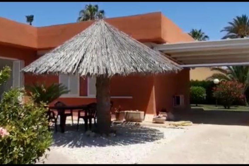 Återförsäljning - Villa -
Torrevieja