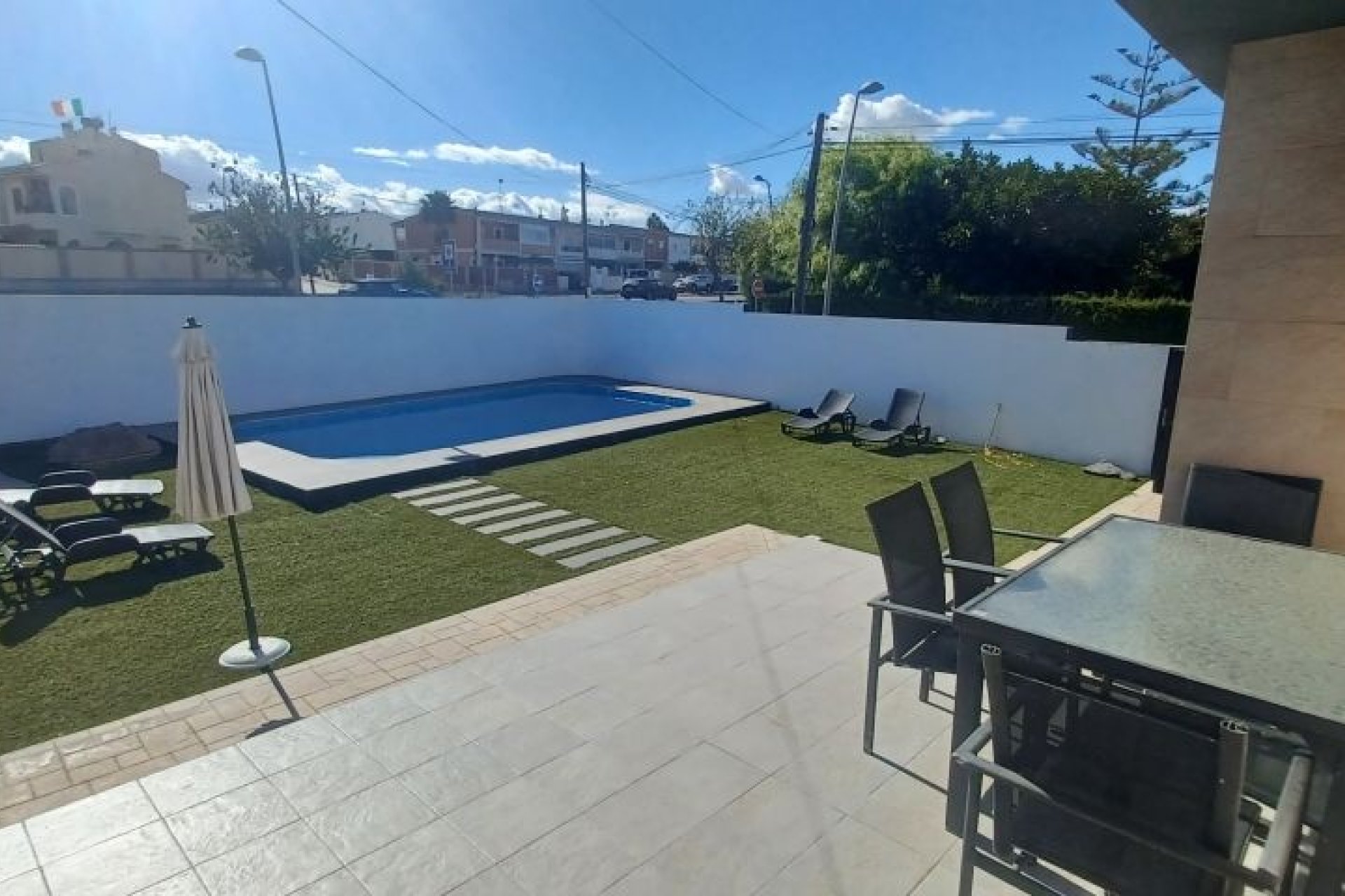 Återförsäljning - Villa -
Torrevieja