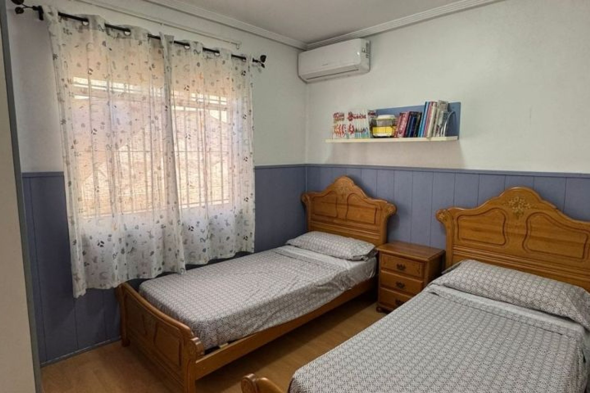 Återförsäljning - Villa -
Torrevieja