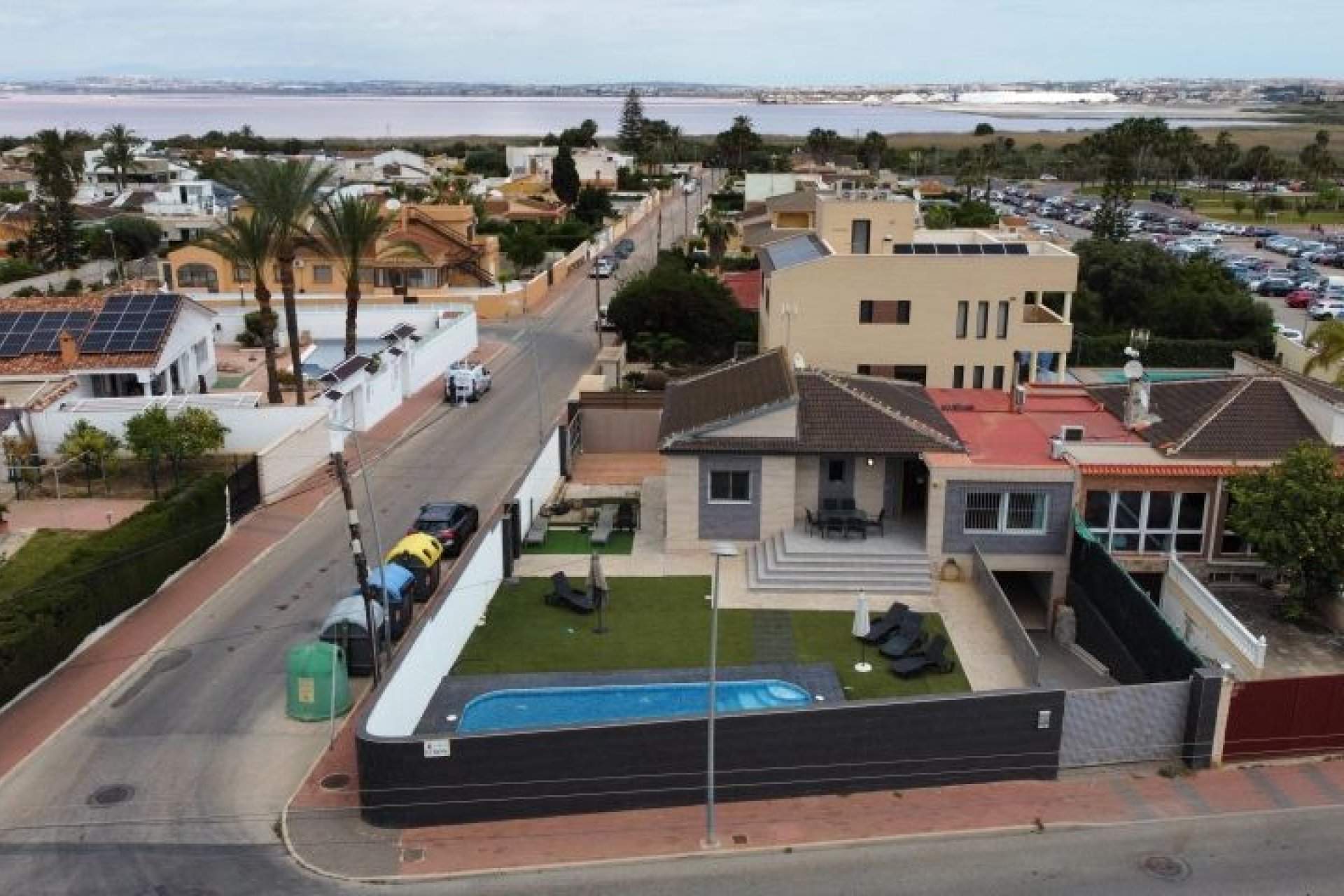 Återförsäljning - Villa -
Torrevieja