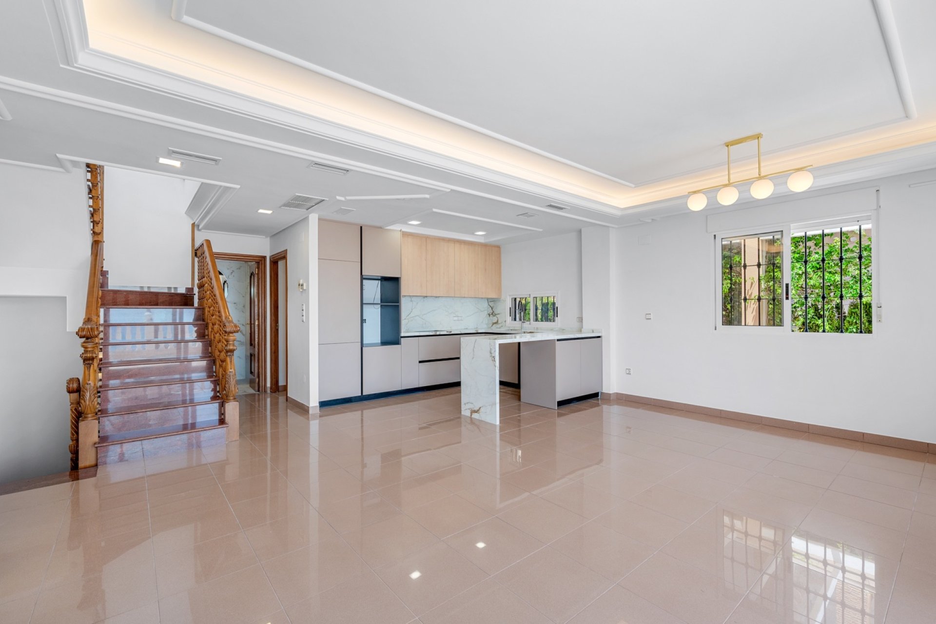 Återförsäljning - Villa -
Torrevieja