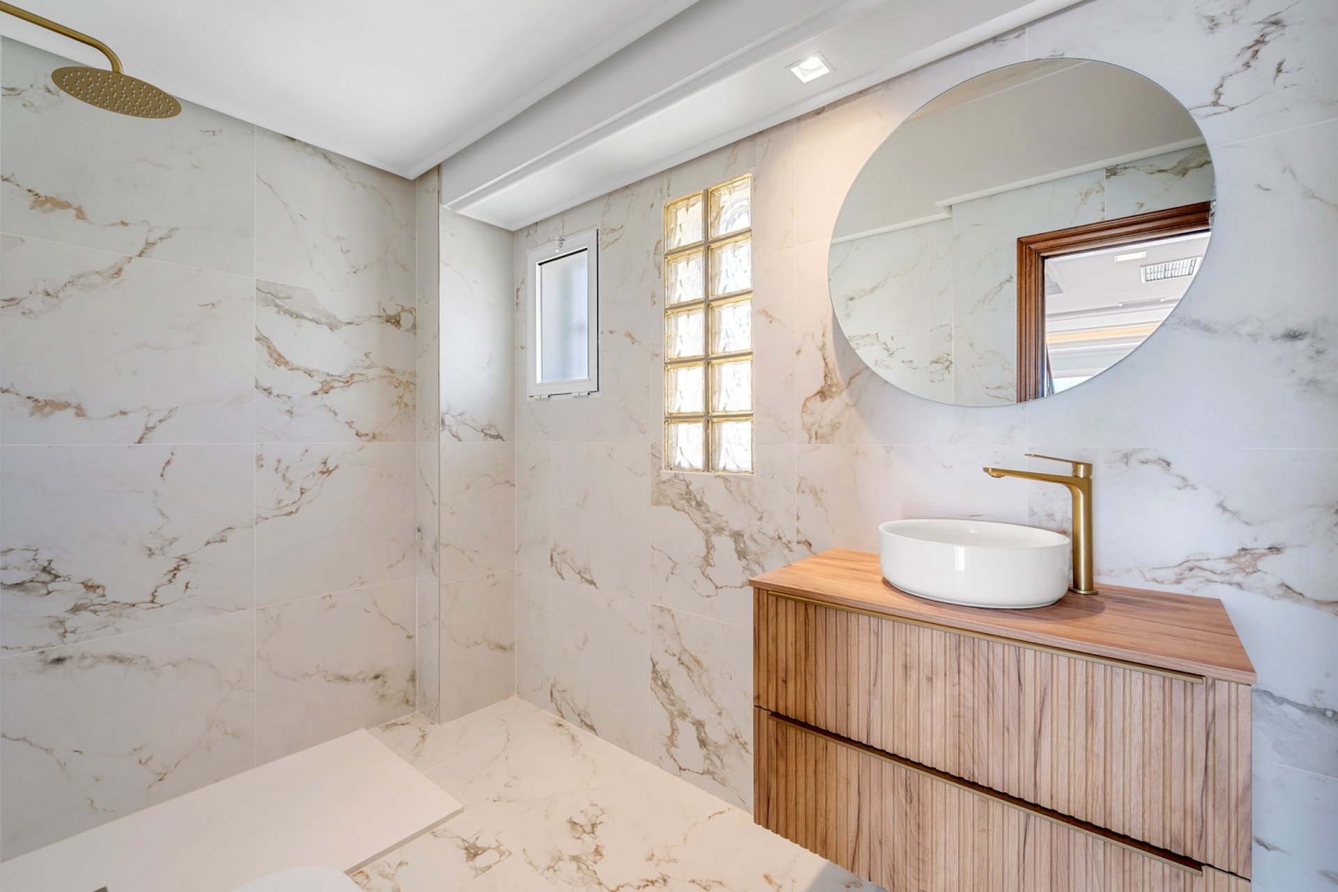 Återförsäljning - Villa -
Torrevieja