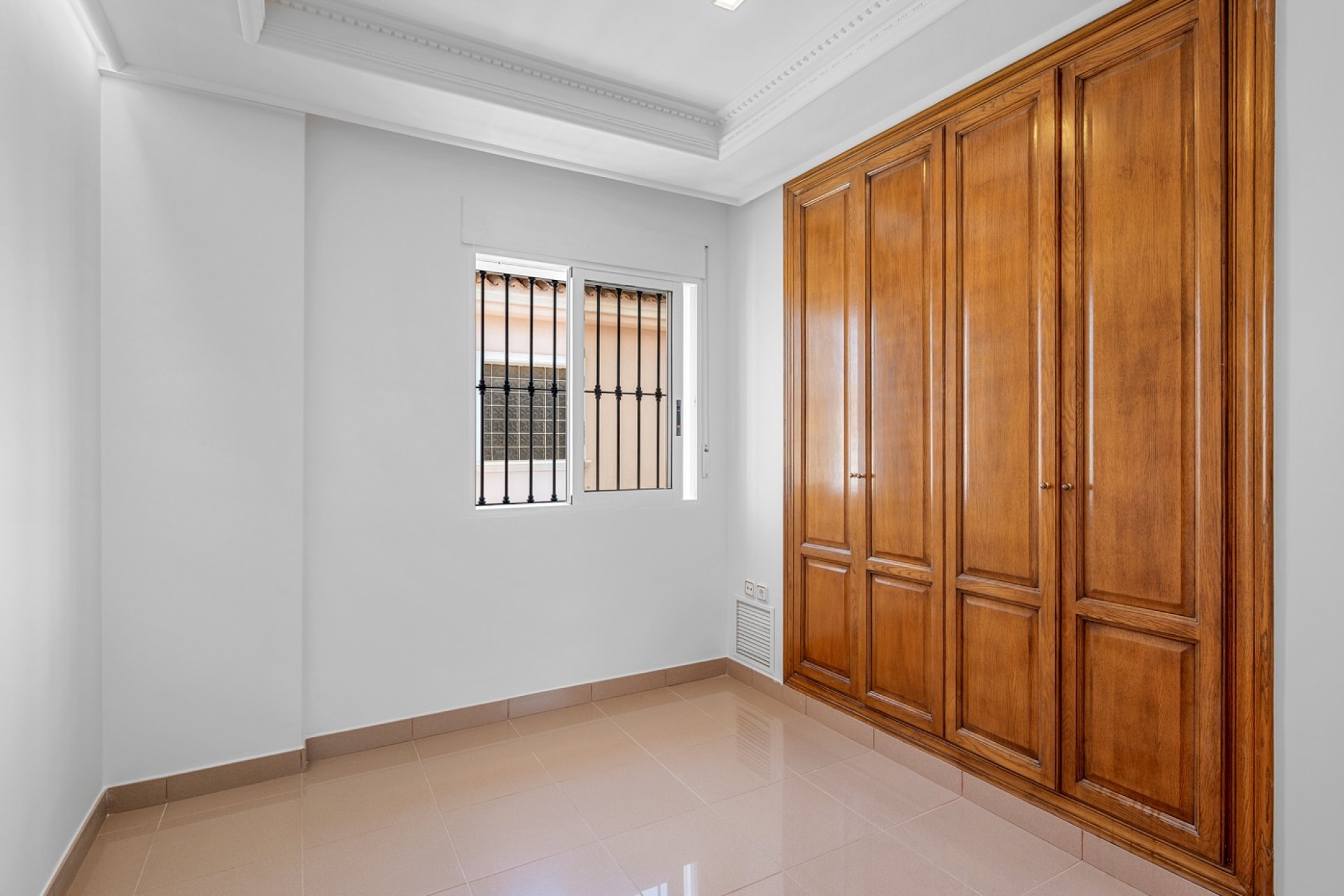 Återförsäljning - Villa -
Torrevieja