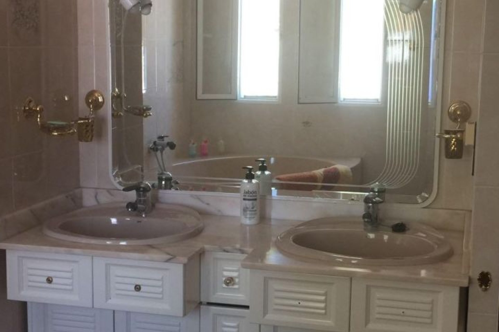 Återförsäljning - Villa -
Torrevieja