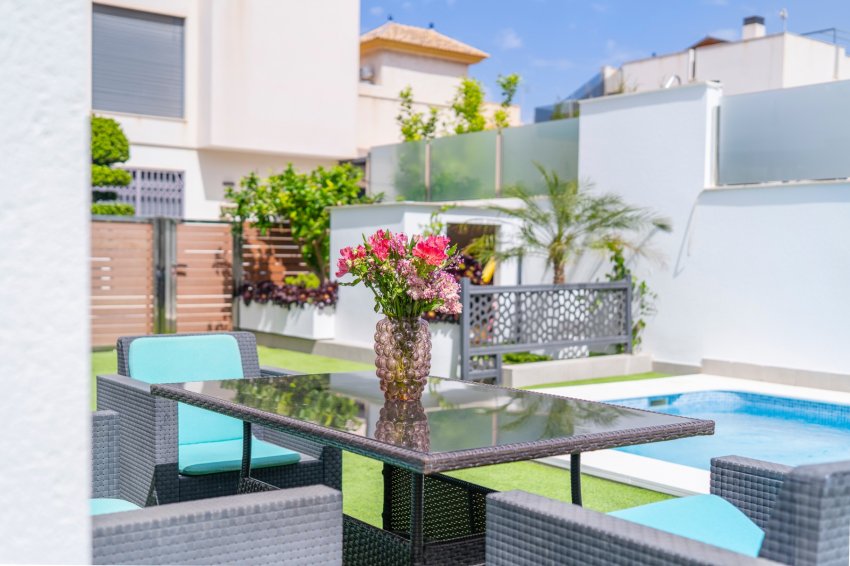 Återförsäljning - Villa -
Torrevieja