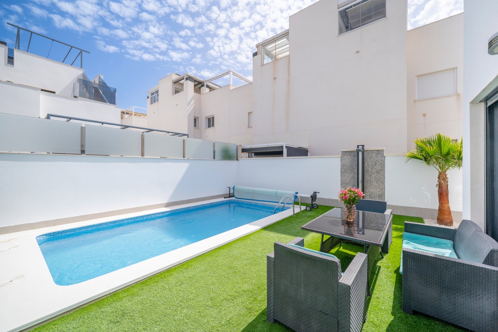 Återförsäljning - Villa -
Torrevieja