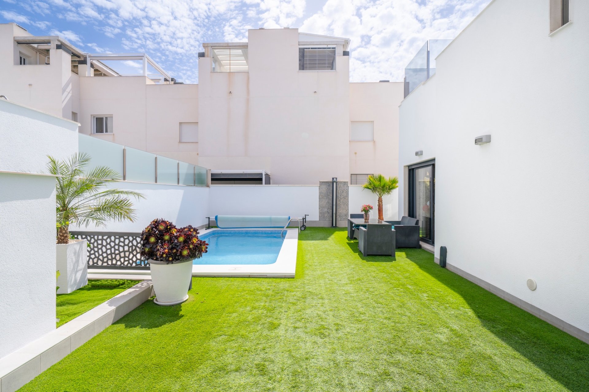 Återförsäljning - Villa -
Torrevieja