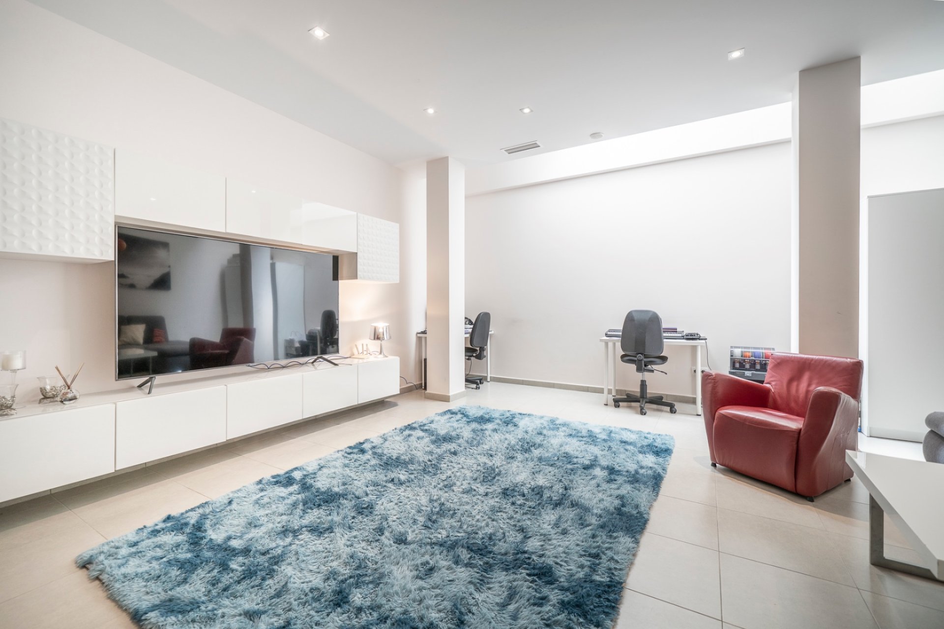 Återförsäljning - Villa -
Torrevieja