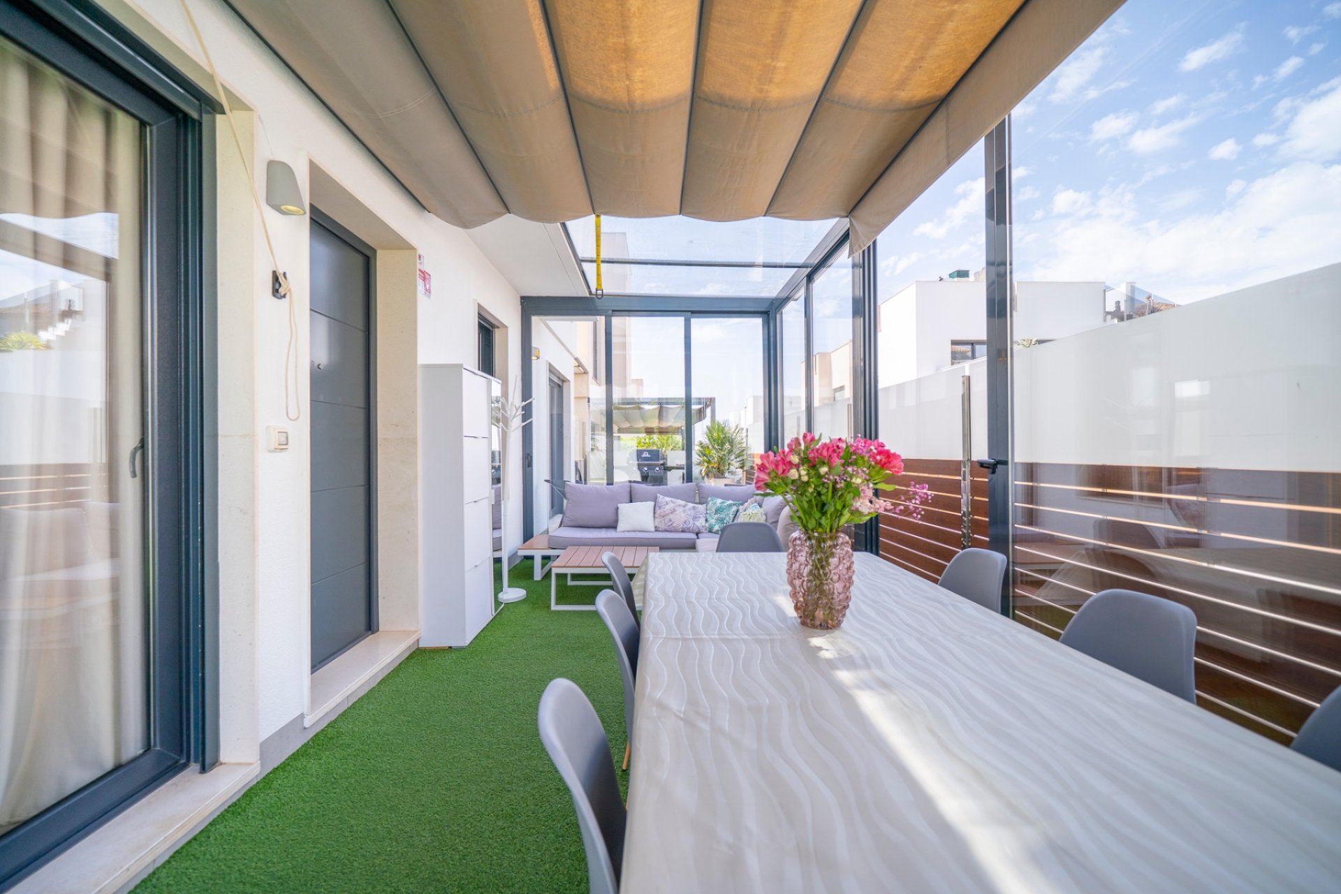 Återförsäljning - Villa -
Torrevieja