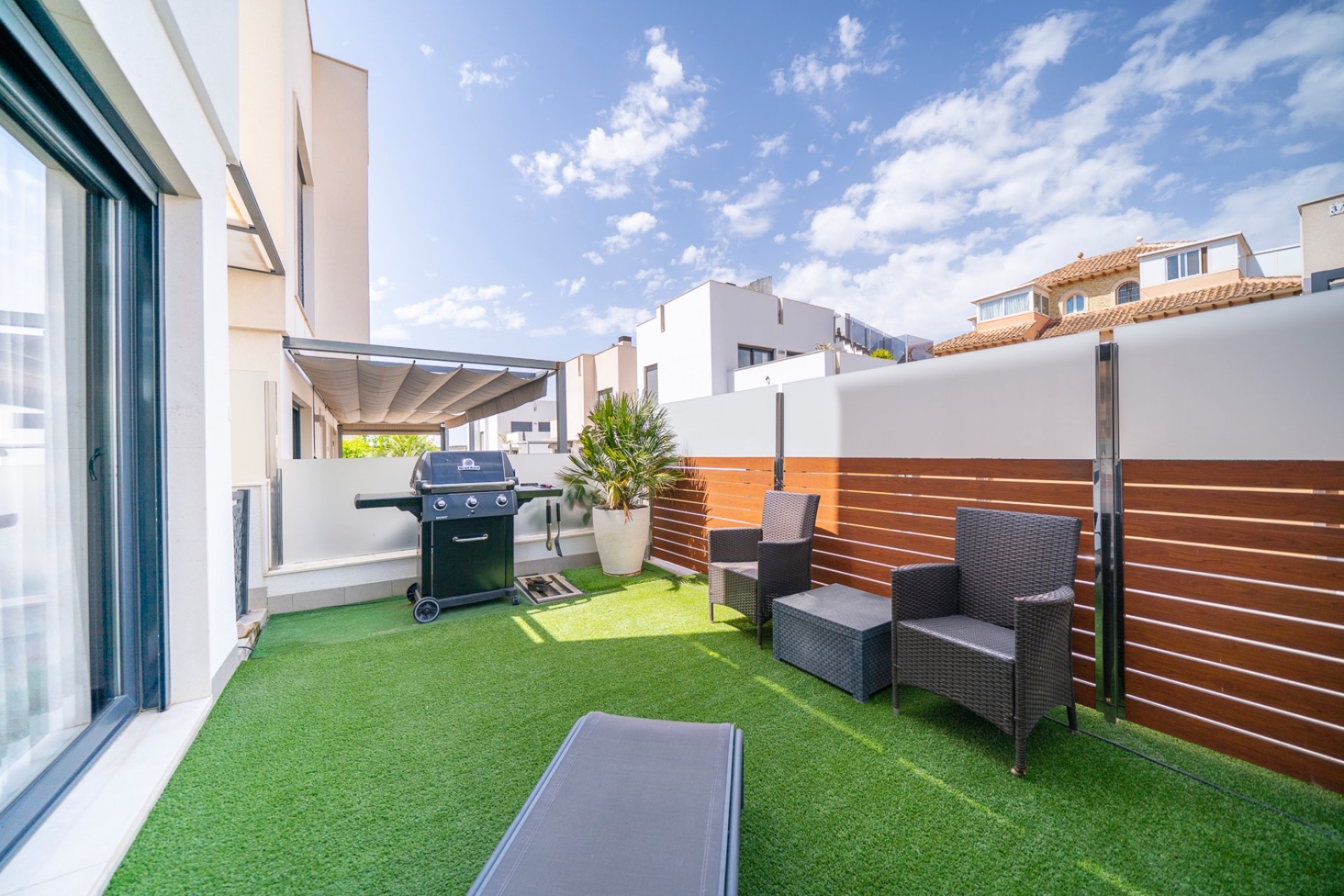 Återförsäljning - Villa -
Torrevieja