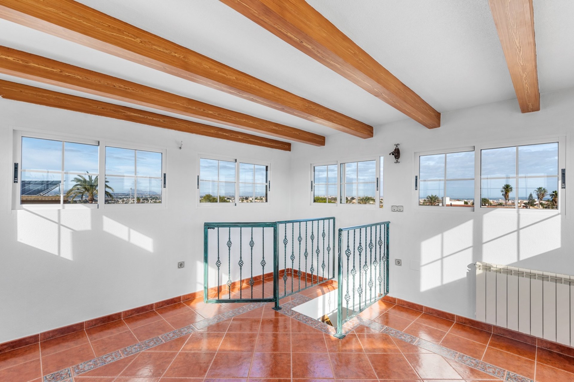 Återförsäljning - Villa -
Torrevieja