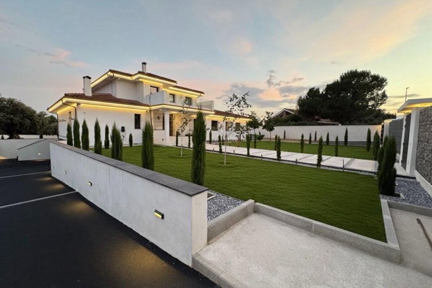 Återförsäljning - Villa -
Valdemorillo - Mojadillas - Parque de las Infantas - El Paraiso