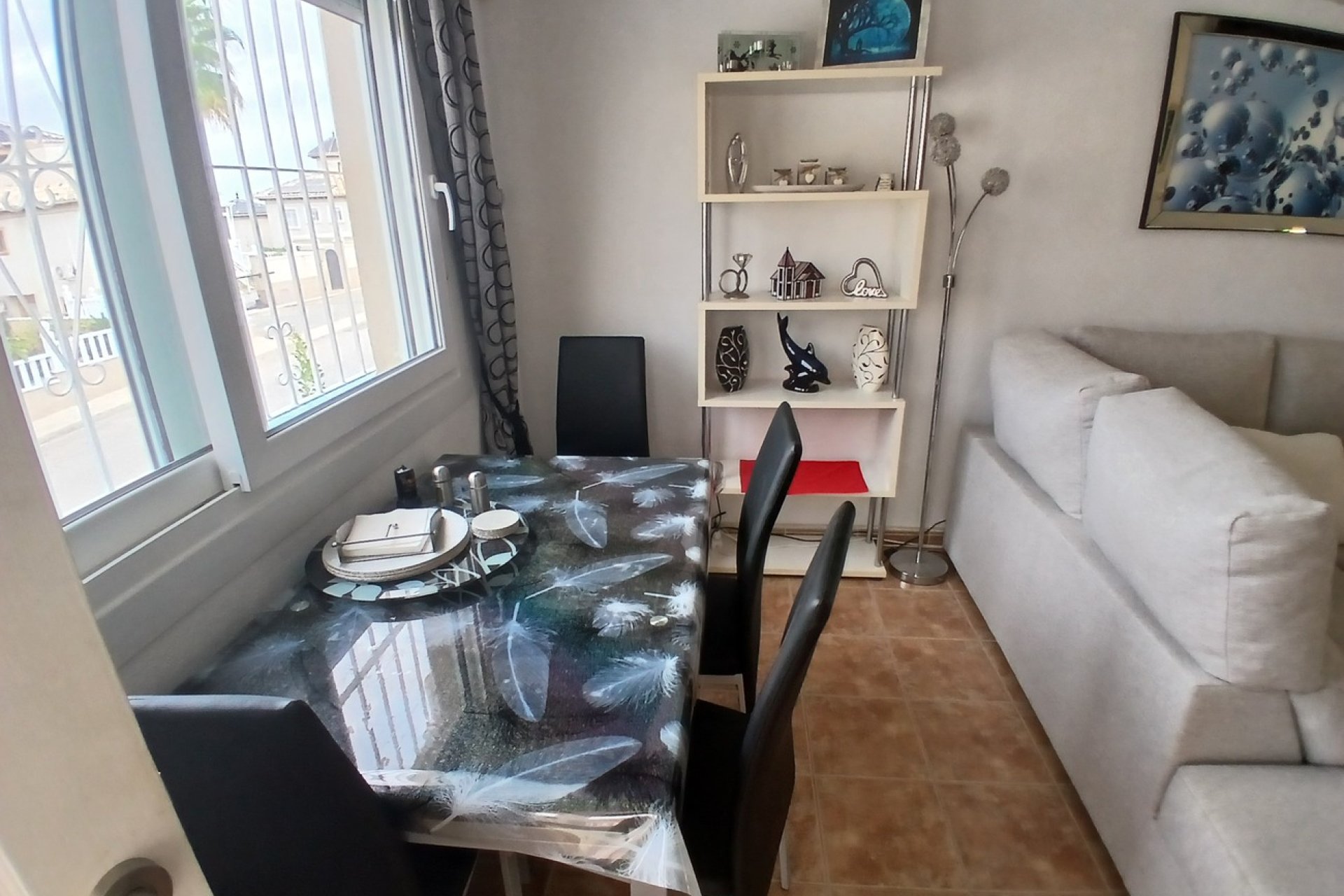 Återförsäljning - Villa -
Villamartin - Costa Blanca