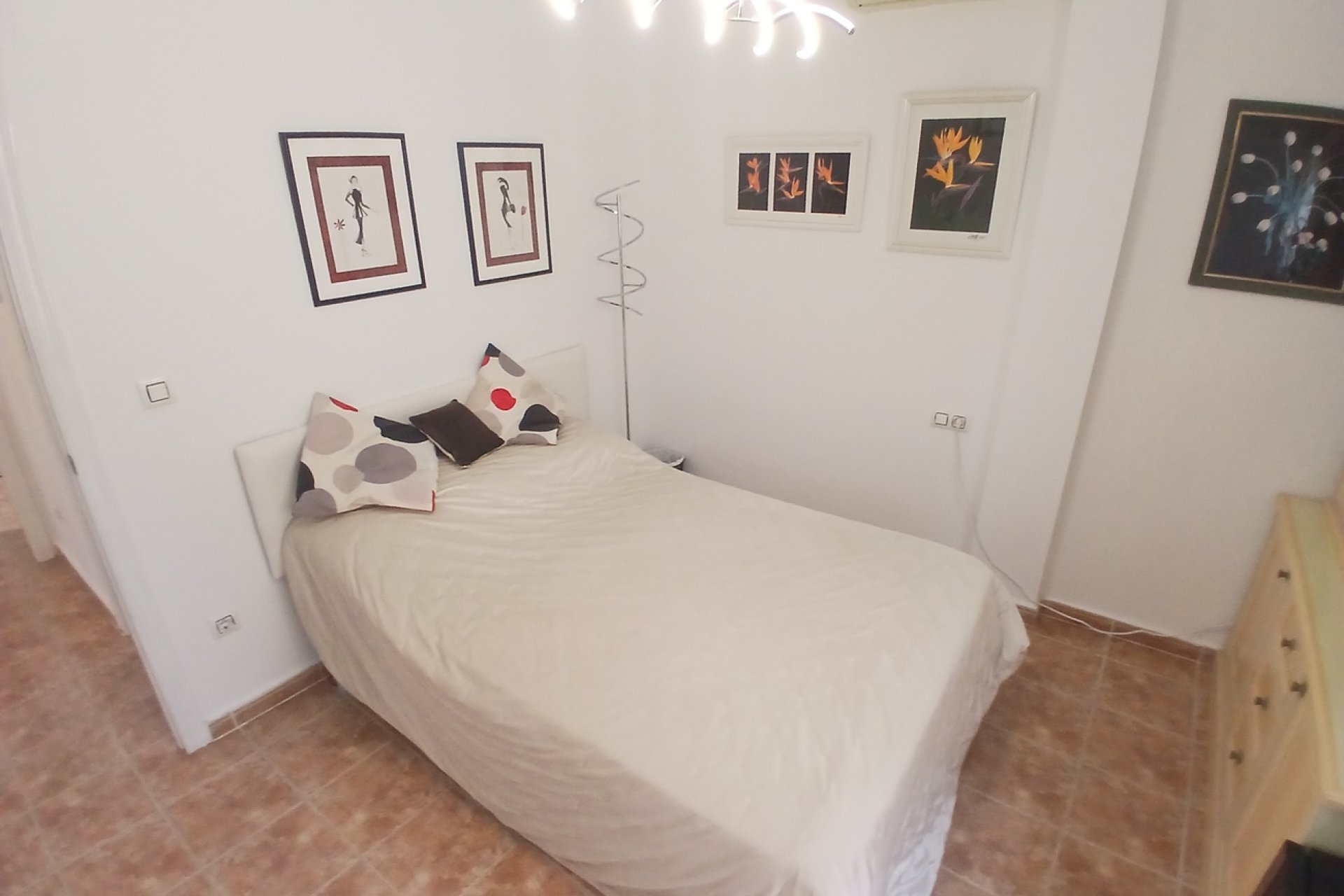 Återförsäljning - Villa -
Villamartin - Costa Blanca