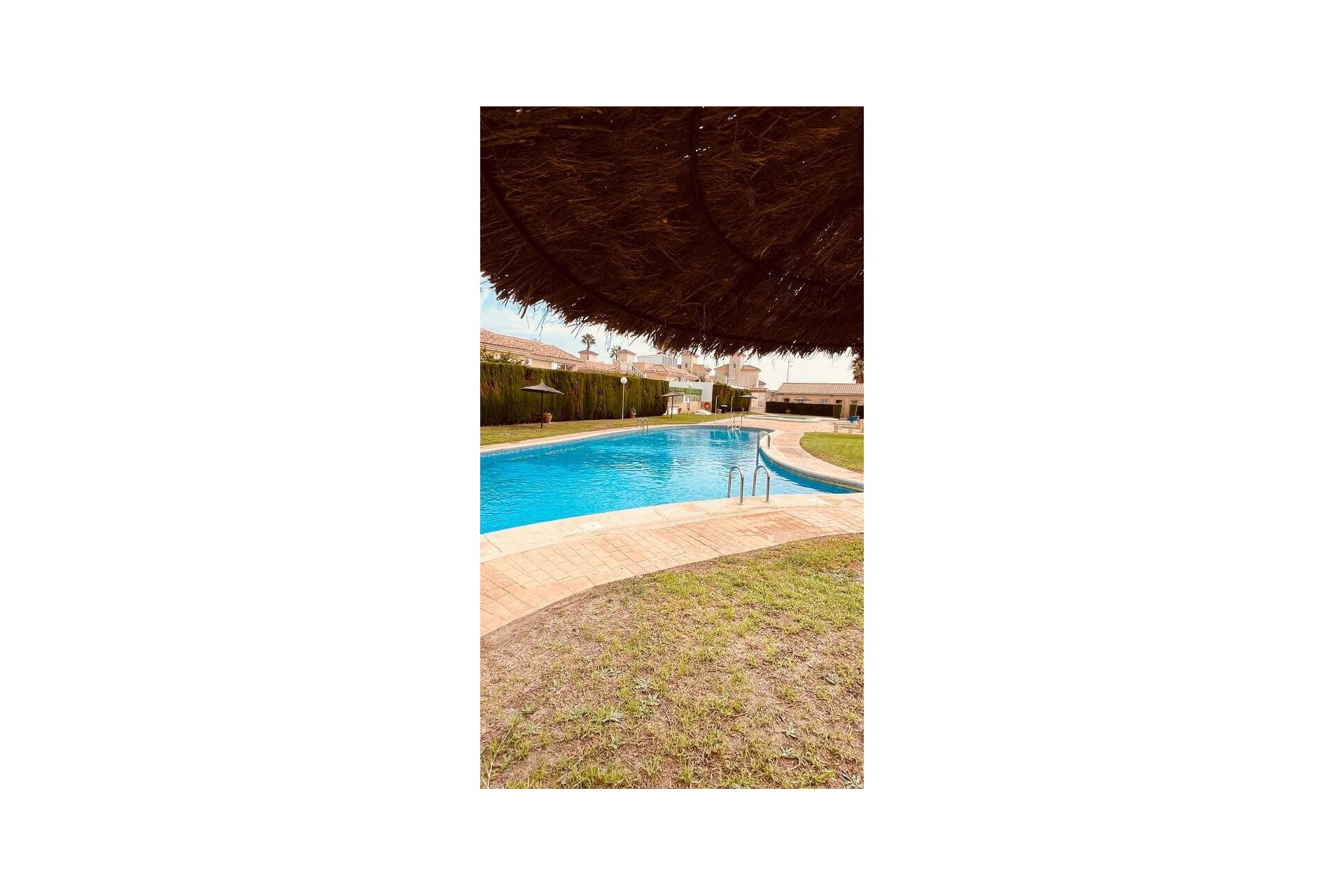 Återförsäljning - Villa -
Villamartin - Costa Blanca