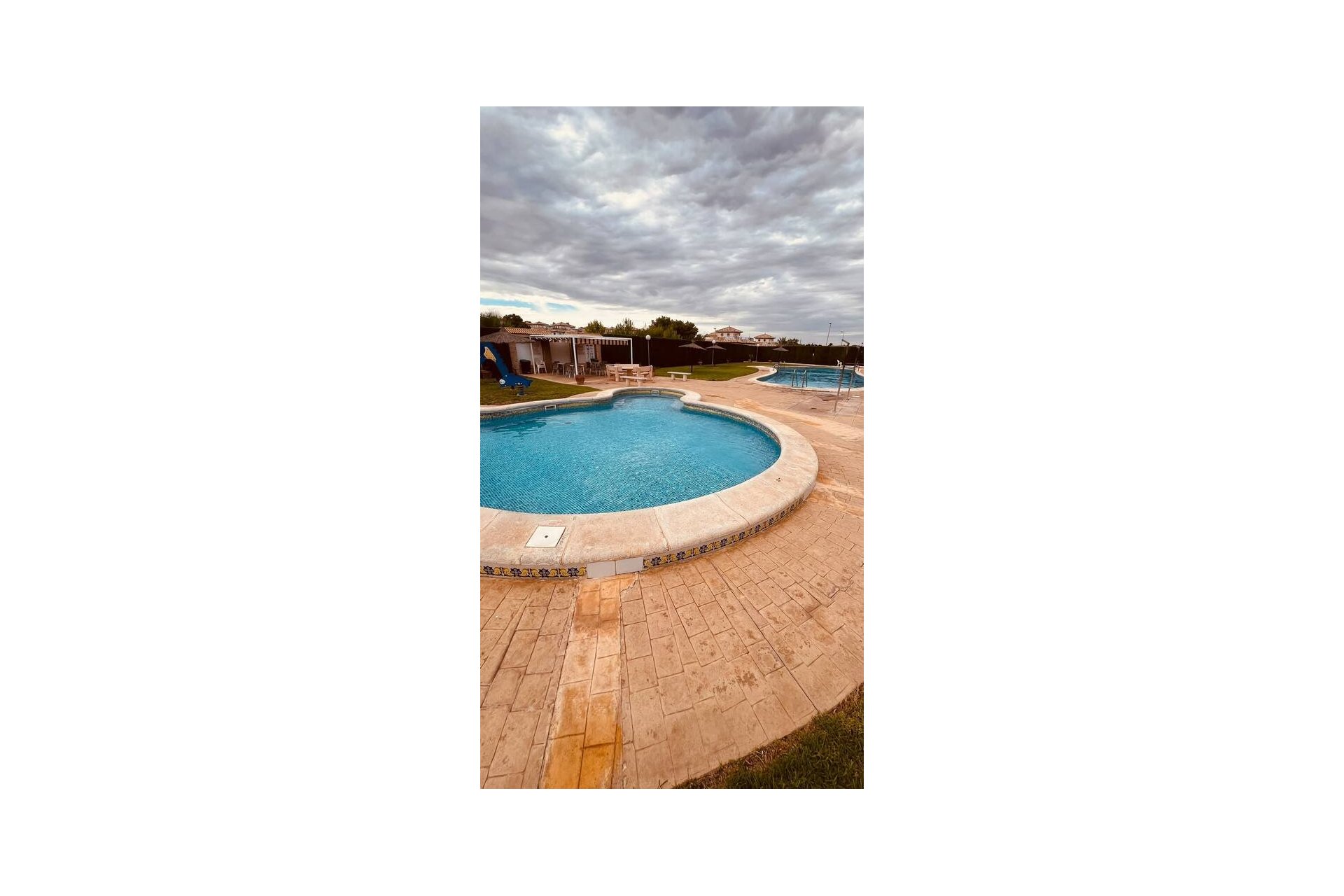 Återförsäljning - Villa -
Villamartin - Costa Blanca