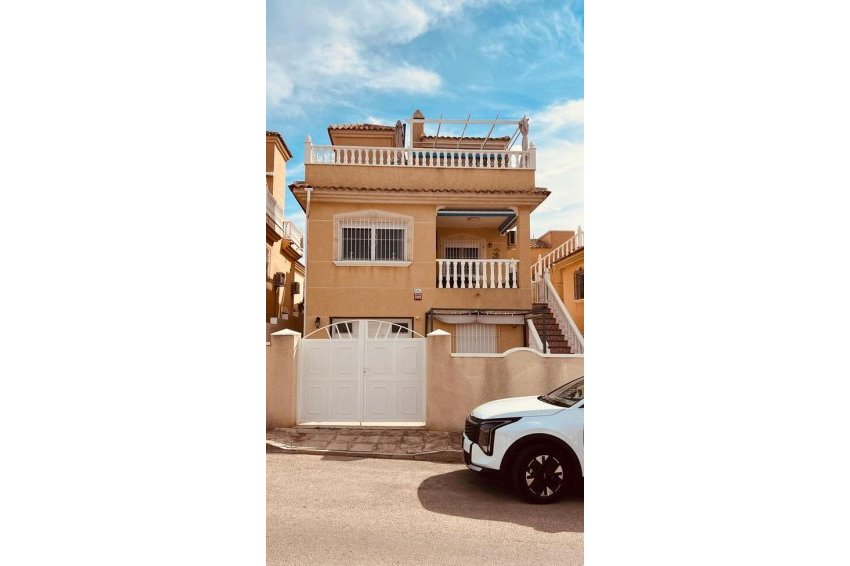 Återförsäljning - Villa -
Villamartin - Costa Blanca