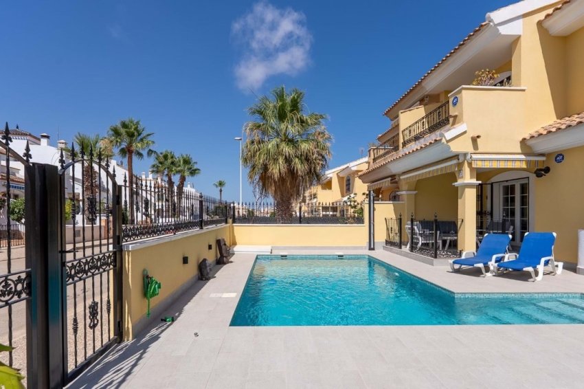 Återförsäljning - Villa -
Villamartin - Los Dolses