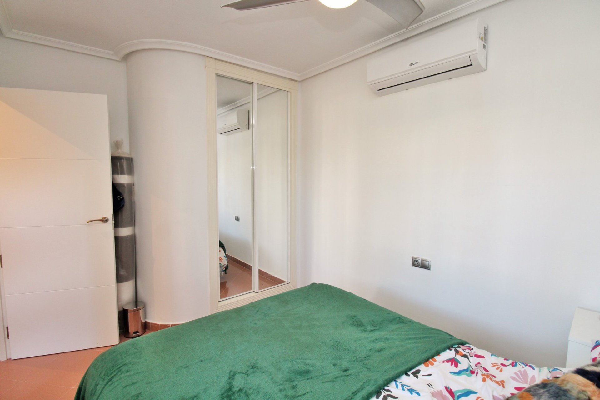 Återförsäljning - Villa -
Villamartin - Los Dolses