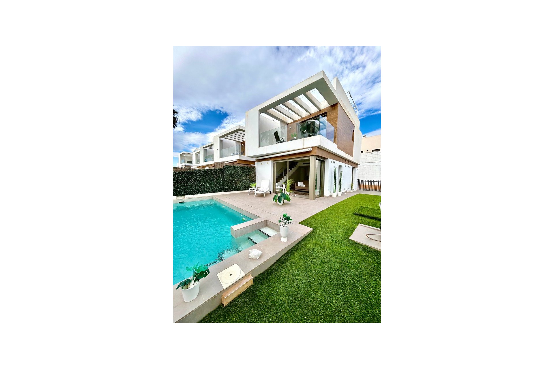 Återförsäljning - Villa -
Villamartin, Orihuela Costa - Villamartín