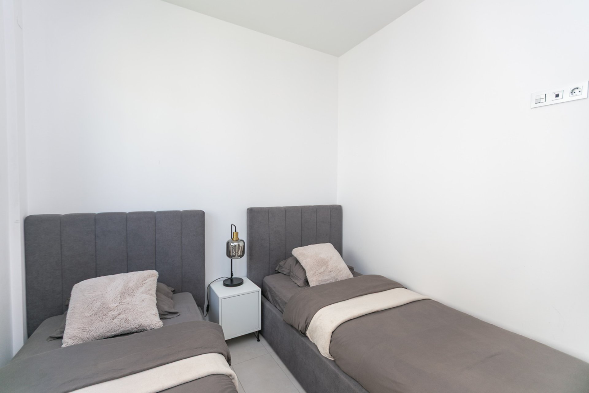 Återförsäljning - Villa -
Villamartin - Pau 26
