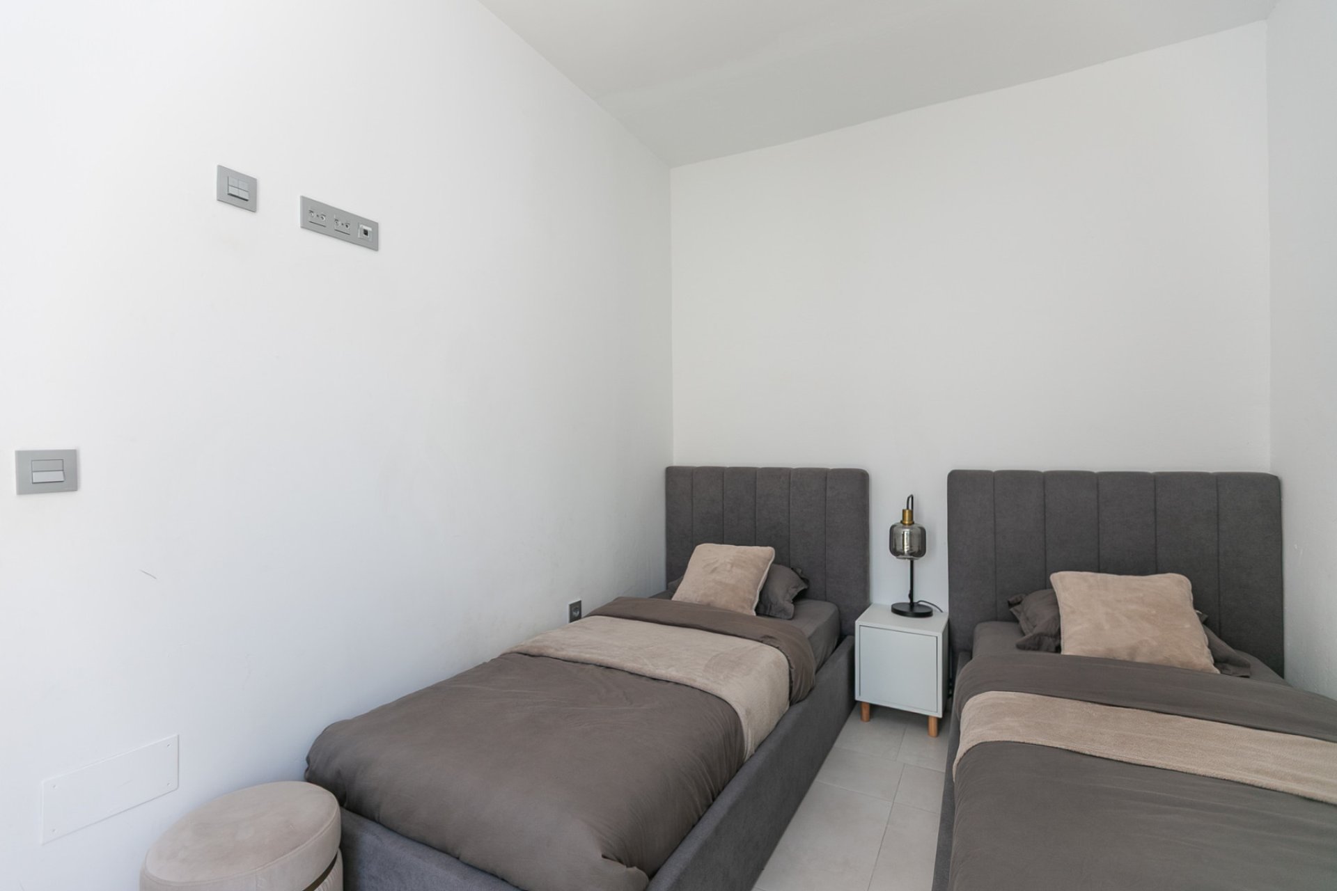 Återförsäljning - Villa -
Villamartin - Pau 26